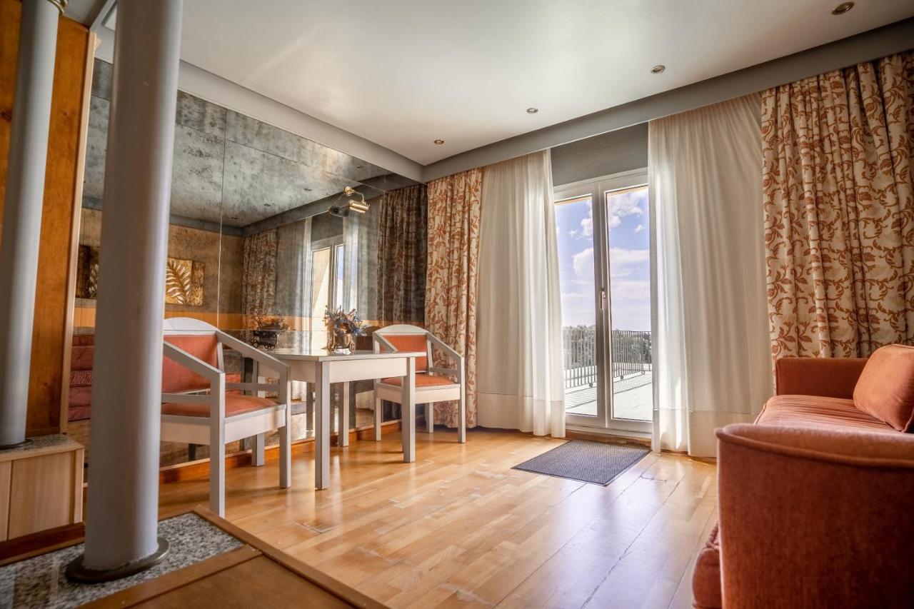 Hotel Balneario De Chiclana Чиклана-де-ла-Фронтера Экстерьер фото