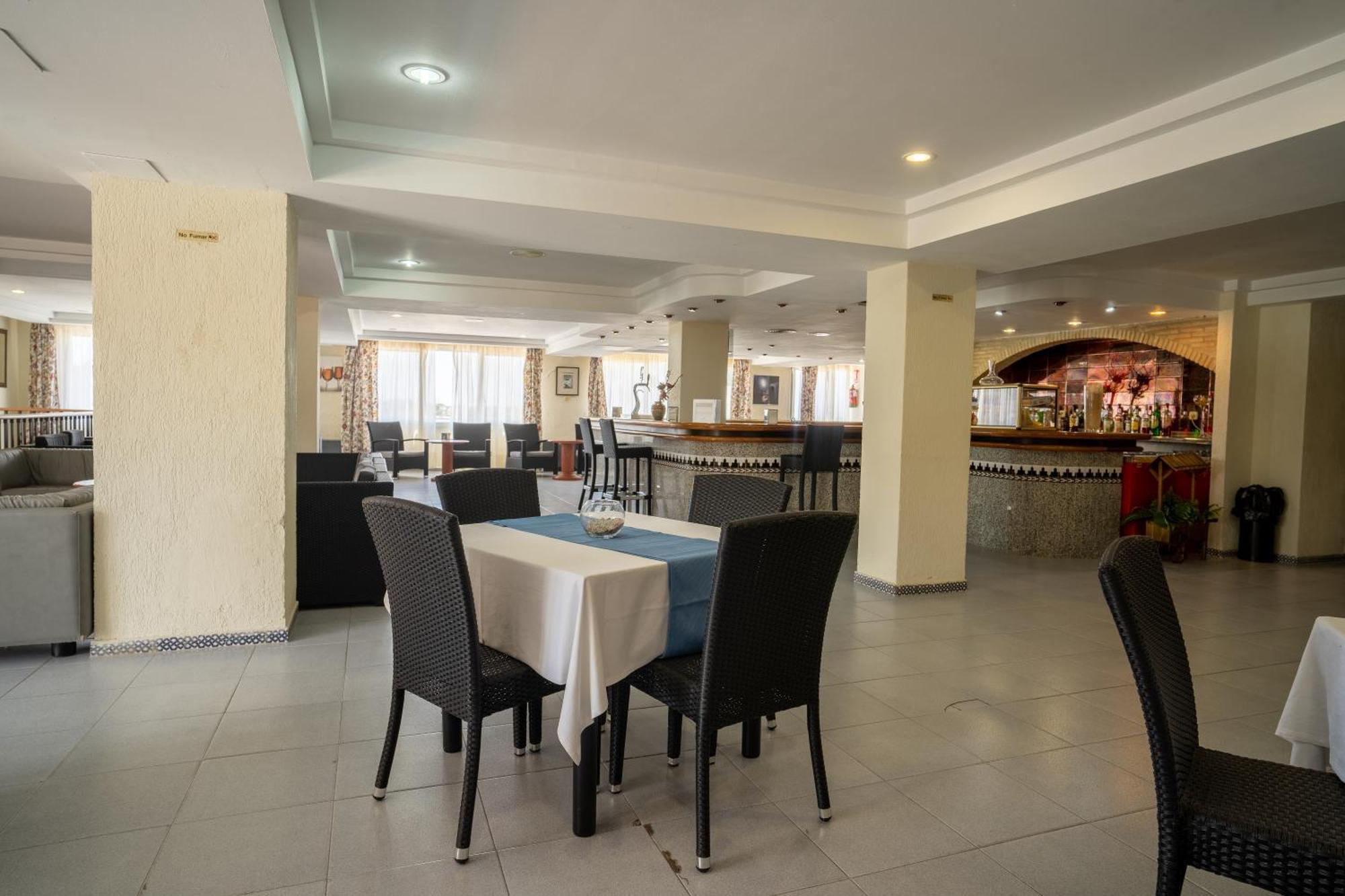 Hotel Balneario De Chiclana Чиклана-де-ла-Фронтера Экстерьер фото
