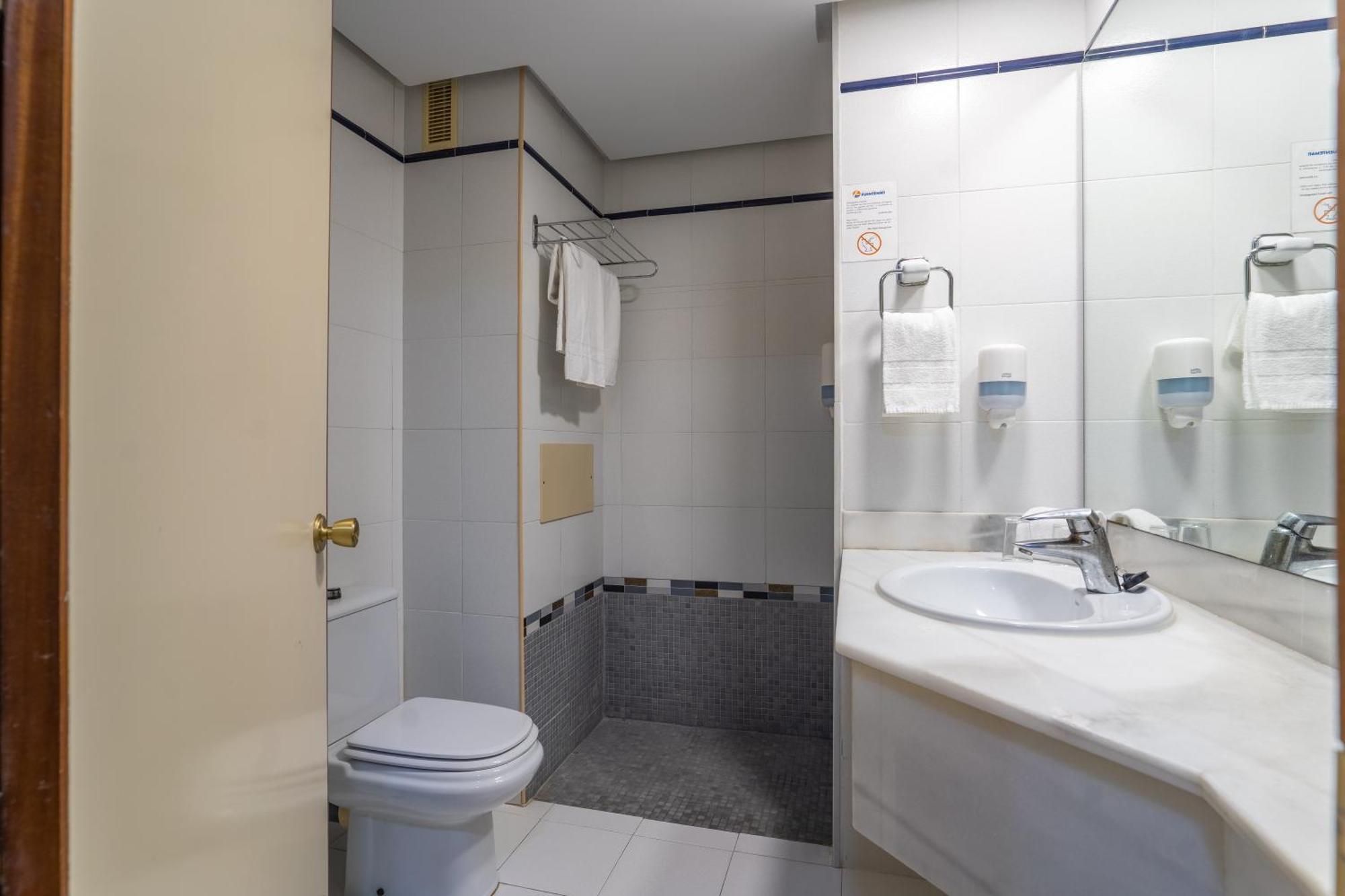 Hotel Balneario De Chiclana Чиклана-де-ла-Фронтера Экстерьер фото